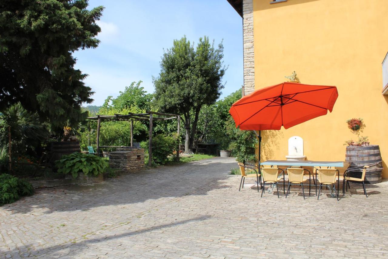Agriturismo La Rovere Cossano Belbo Bagian luar foto