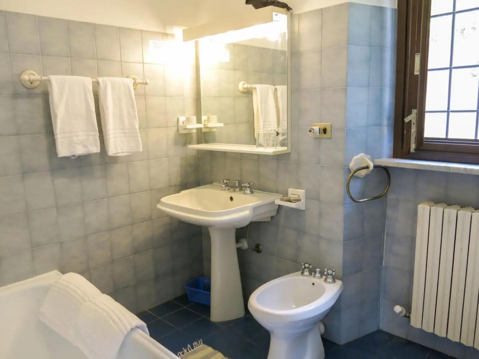 Agriturismo La Rovere Cossano Belbo Bagian luar foto